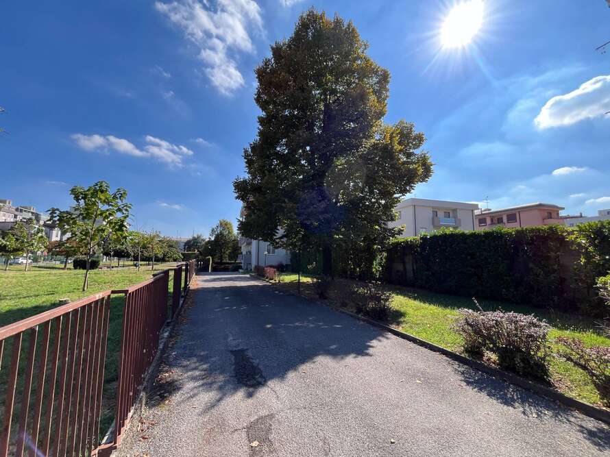 box o garage di 1 locali a monza