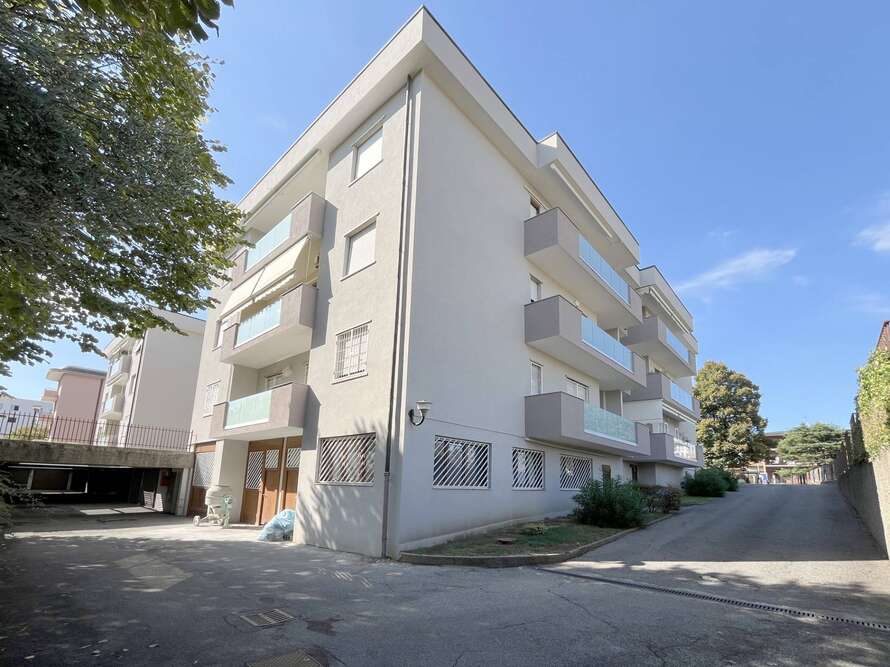 box o garage di 1 locali a monza