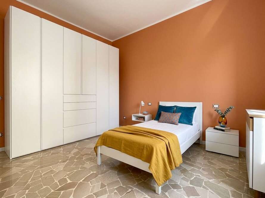 stanza camera di 5 locali a meda