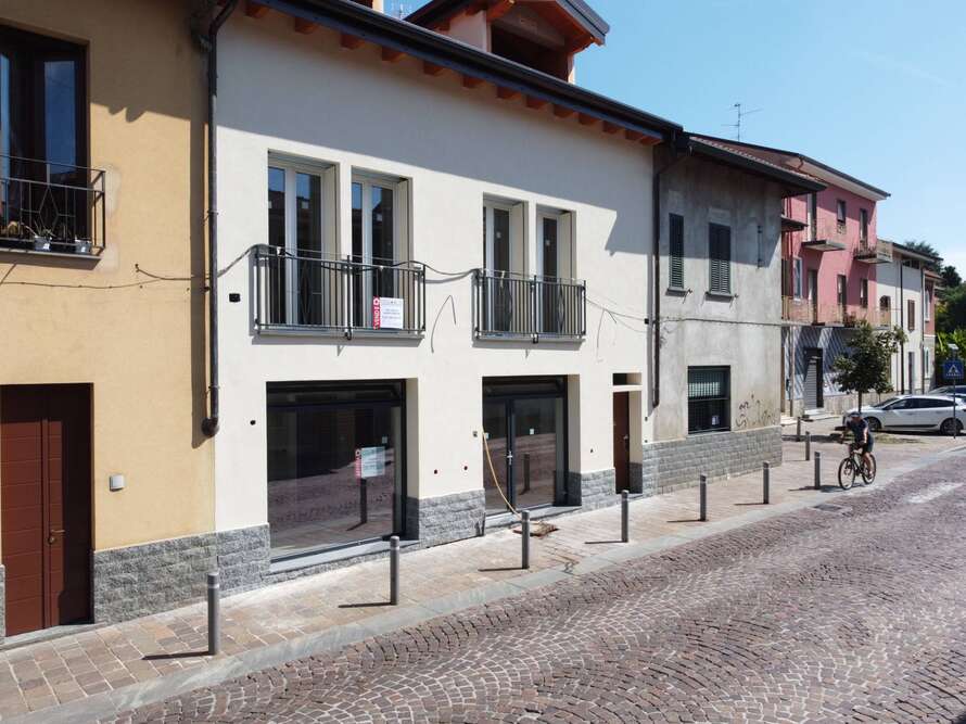 negozio di 2 locali a bellusco