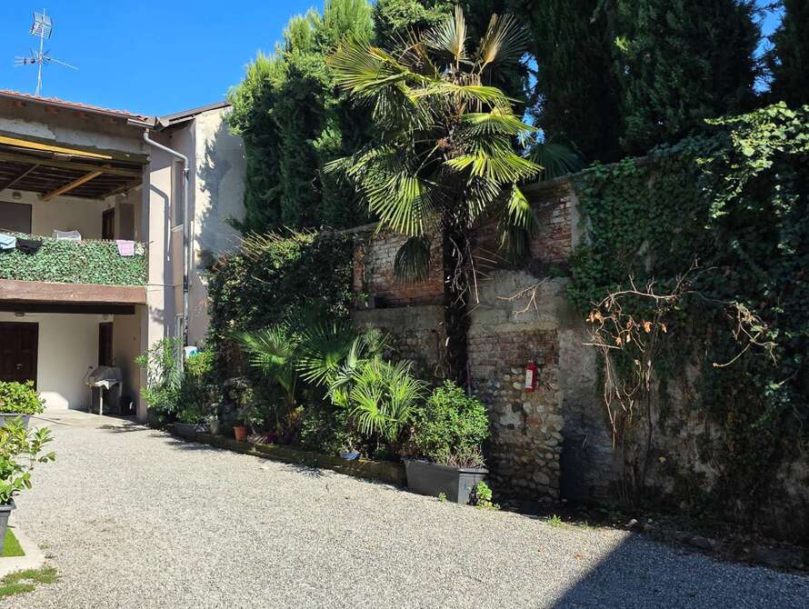 appartamento di 1 locali a biassono