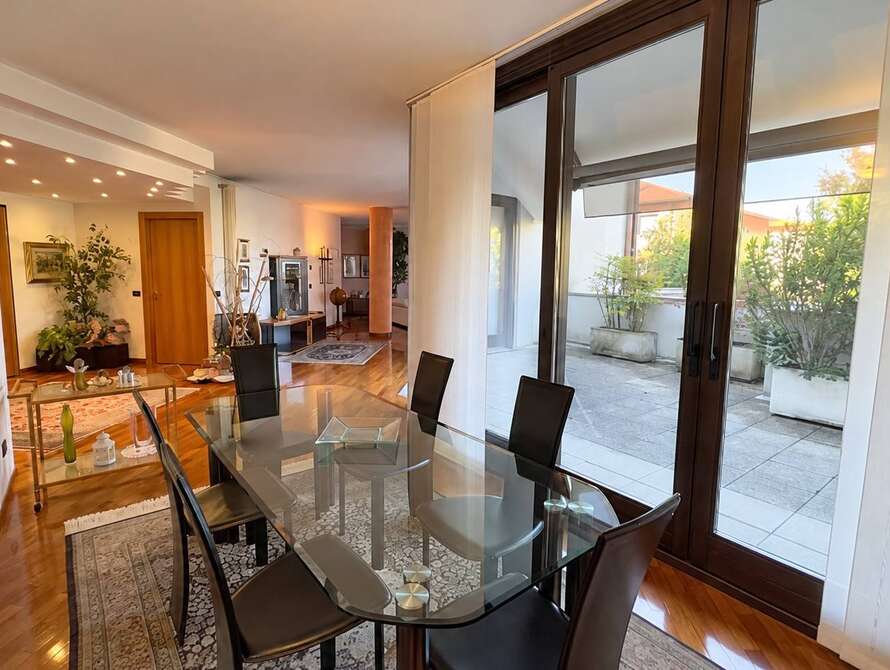 appartamento di 5 locali a vimercate