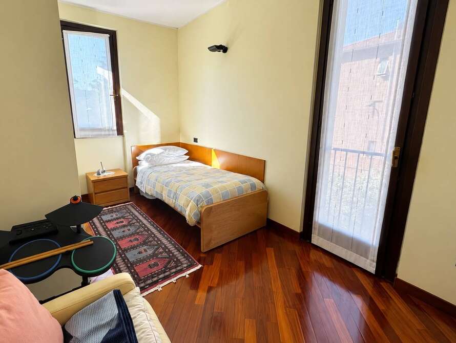 appartamento di 5 locali a vimercate