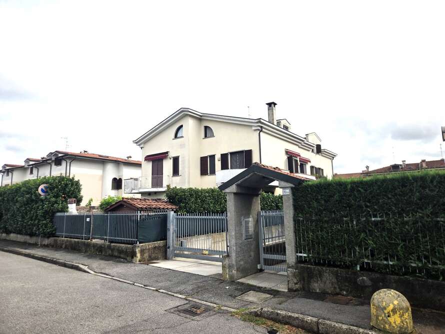appartamento di 4 locali a caponago