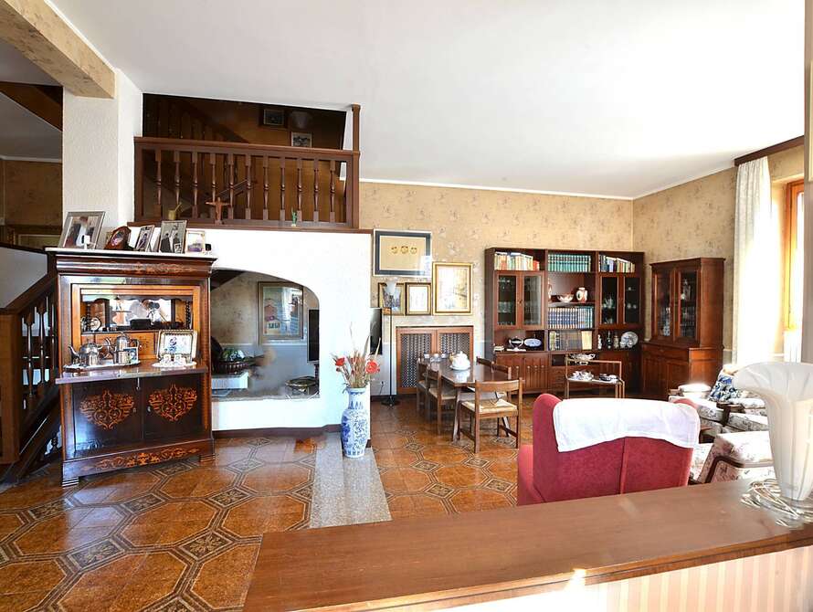 villa con deposito