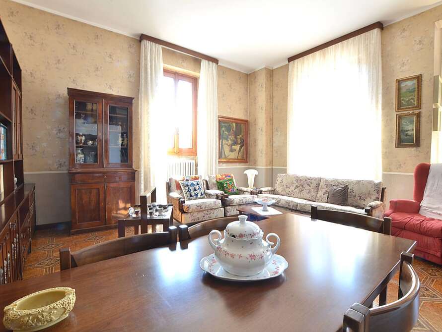 villa con deposito