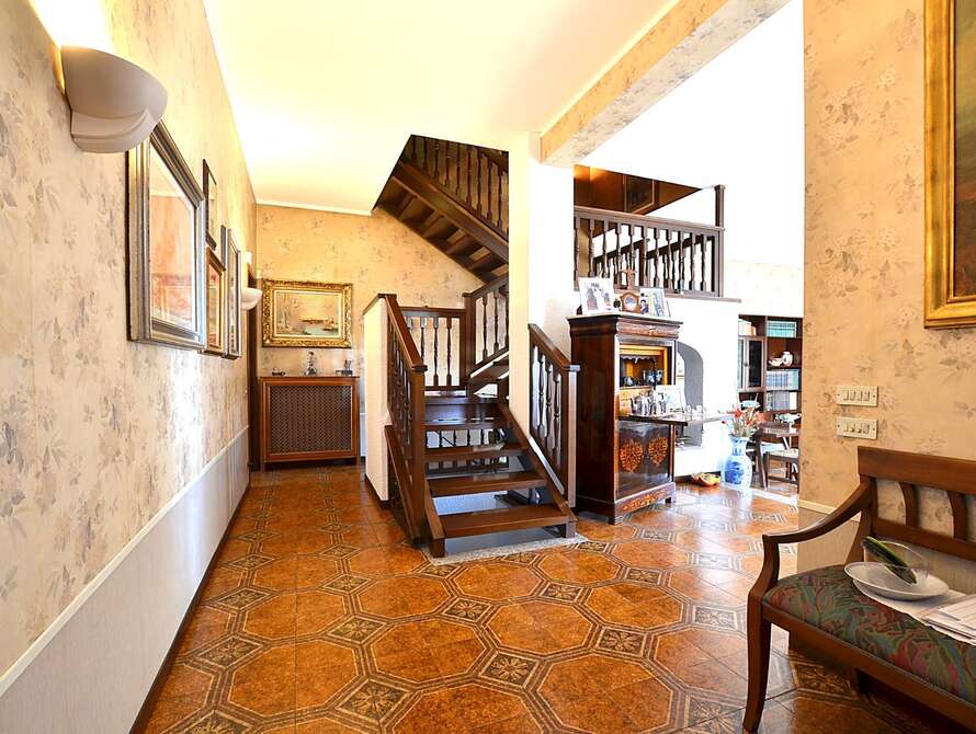 villa con deposito