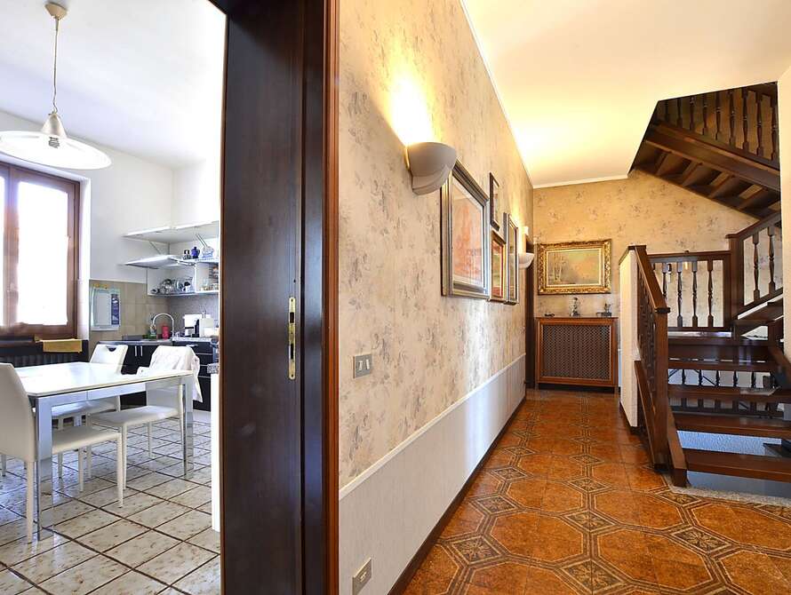 villa con deposito