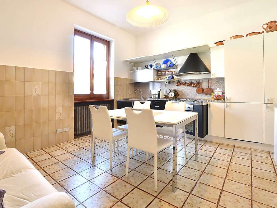 villa con deposito