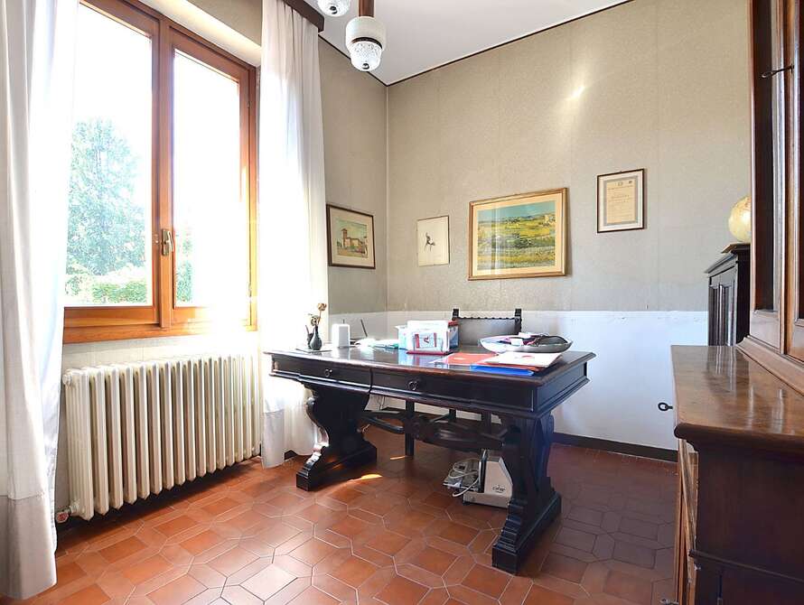 villa con deposito