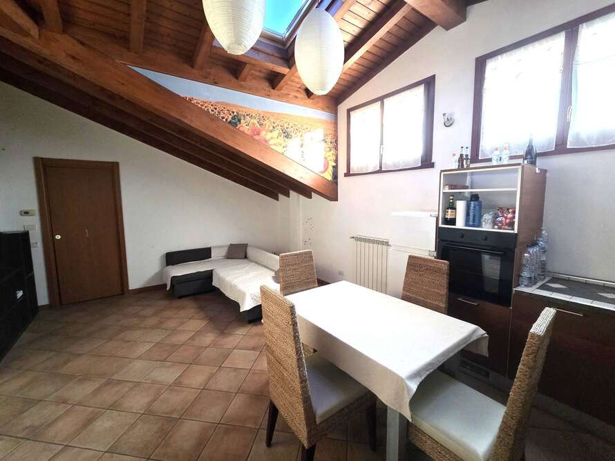 mansarda di 2 locali a caponago