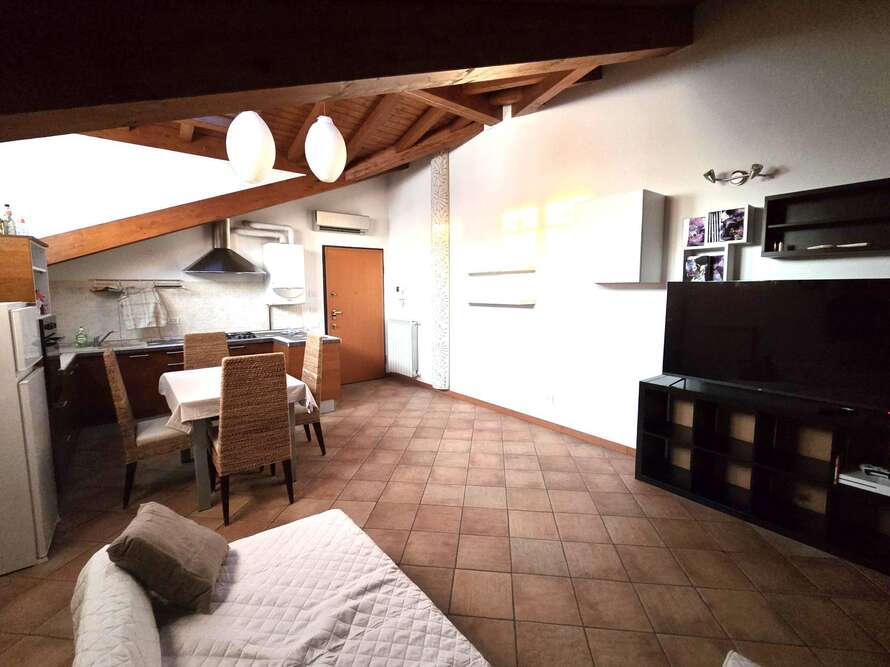 mansarda di 2 locali a caponago