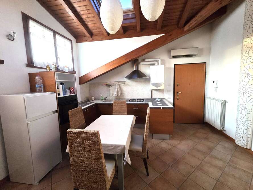 mansarda di 2 locali a caponago