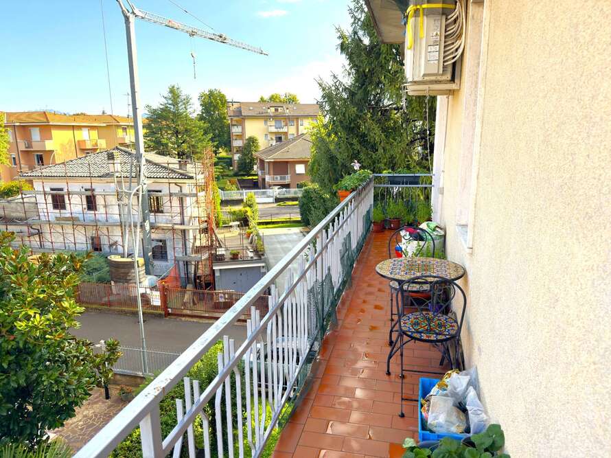 appartamento di 5 locali a arcore