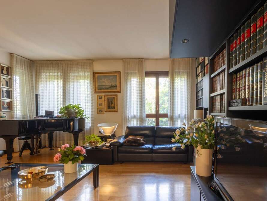 villa di 6 locali a arcore