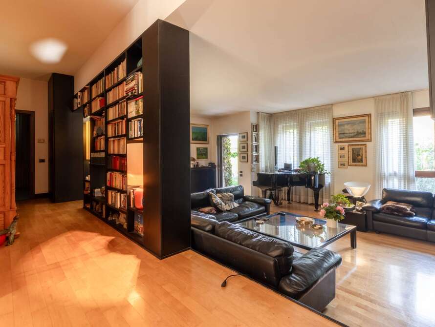 villa di 6 locali a arcore