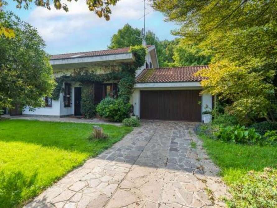 villa di 6 locali a arcore