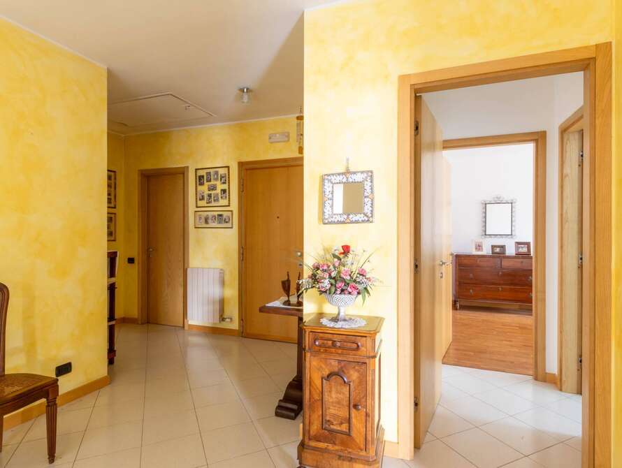 appartamento di 4 locali a vimercate