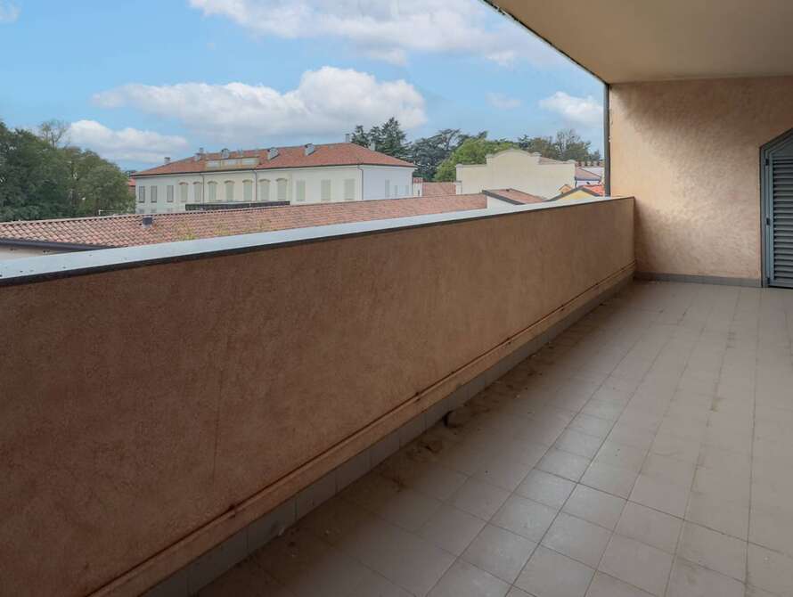 appartamento di 4 locali a vimercate