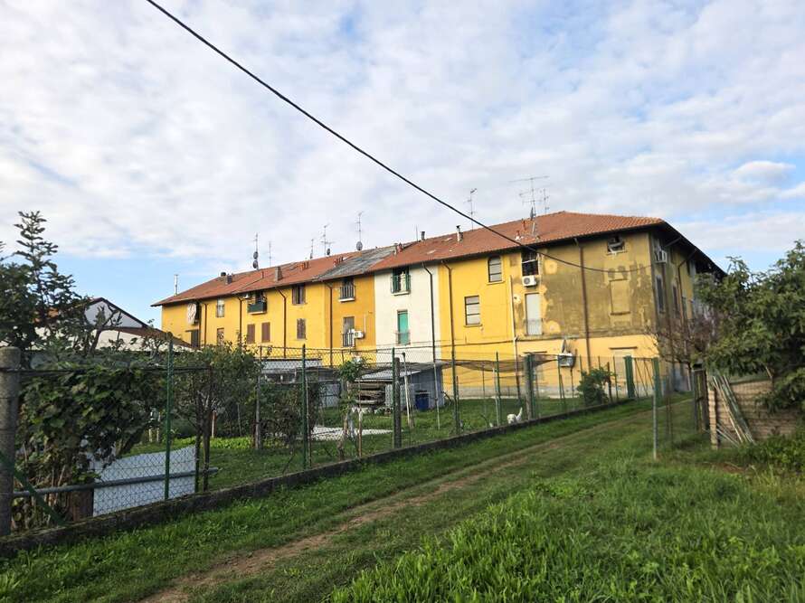 cascina di 2 locali a caponago