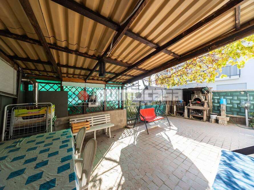 villa di 6 locali a aicurzio
