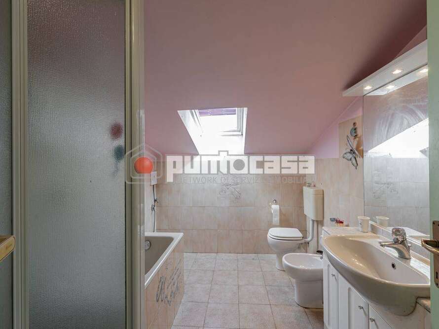 villa di 6 locali a aicurzio