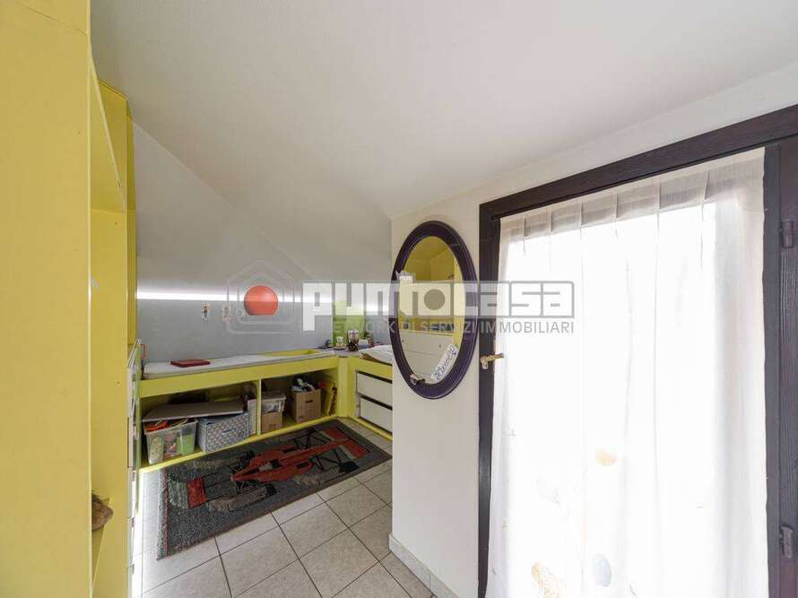 villa di 6 locali a aicurzio