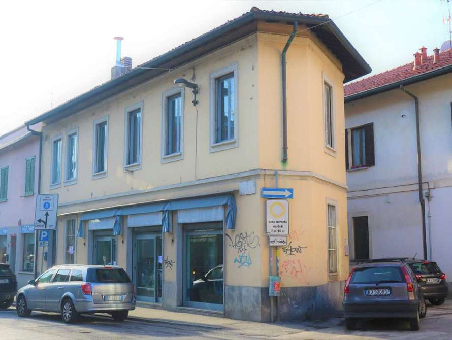 concorezzo centro intero stabile negozio e appartamento