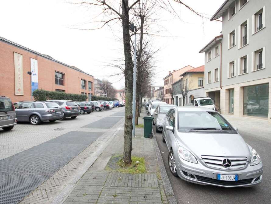 seregno centro storico affittasi bilocale con box
