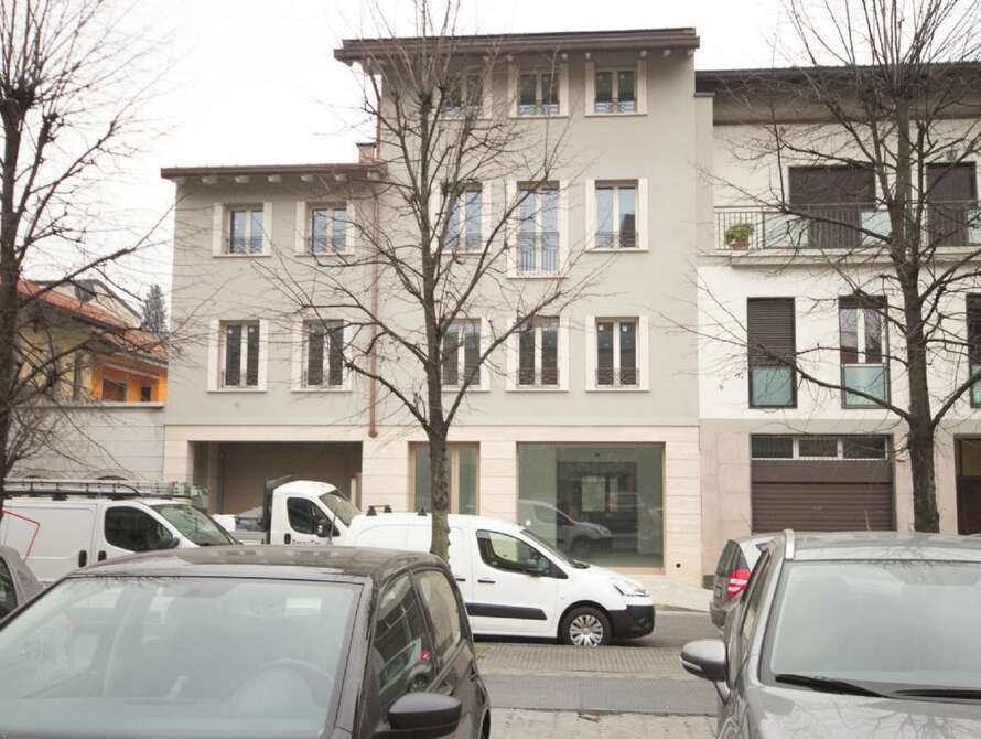 seregno centro storico affittasi bilocale con box
