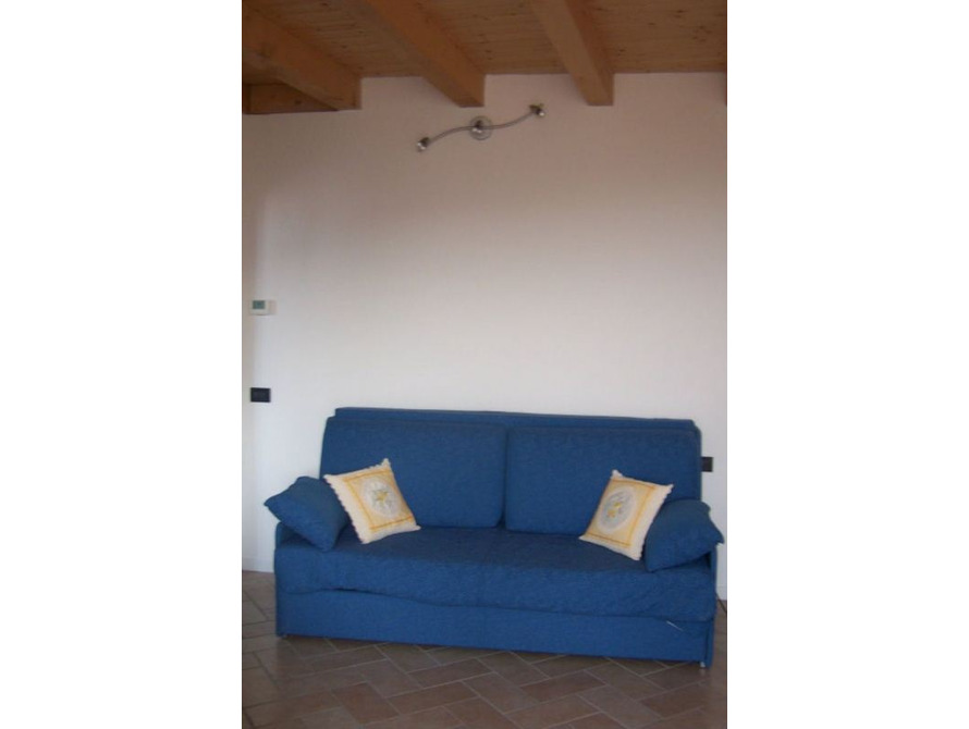 monolocale arredato a due passi dalle cinque terre in vendita