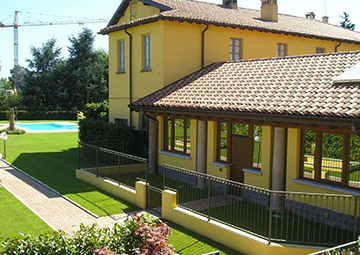 Appartamento 5 locali in vendita a Brugherio in Cascina Storica