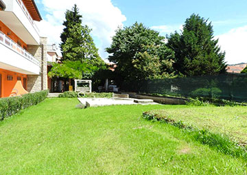 Casa con piscina a Imbersago